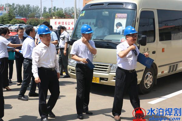 侯典峰、王力舟來(lái)水泊焊割 侯典峰、王力舟來(lái)水泊焊割