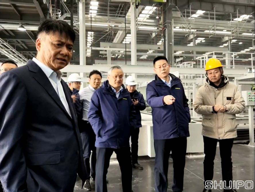 中聯(lián)重科總公司到重慶視察水泊生產(chǎn)線08 中聯(lián)重科總公司到重慶視察水泊生產(chǎn)線08